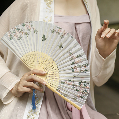 New Chinese style Suzhou retro fan sub-fan folding fan summer Chinese style Hanfu portable folding fan female small fan