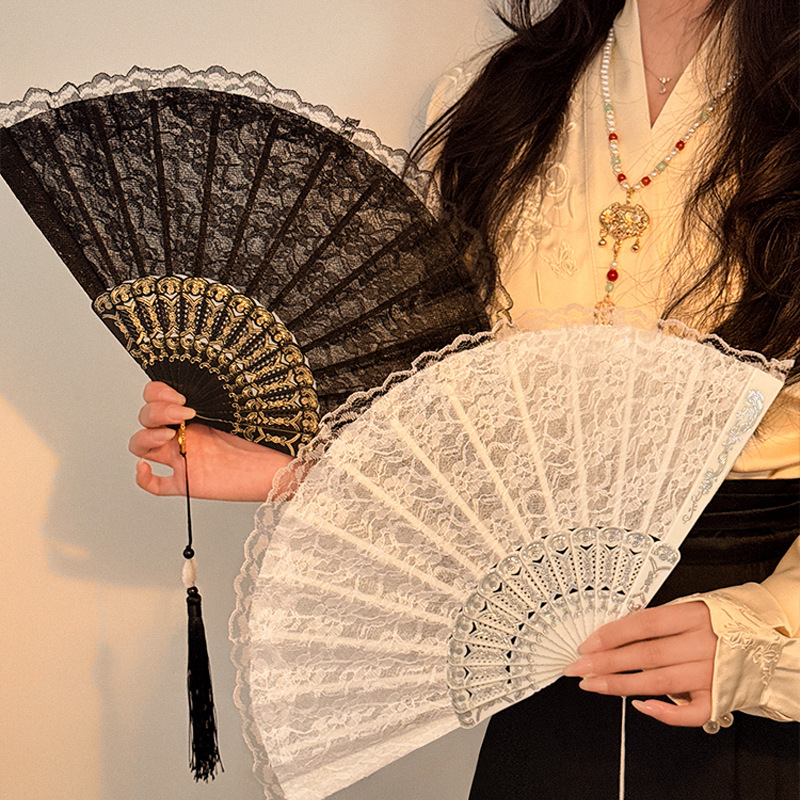 Nuevo abanico plegable de encaje chino para niñas, cheongsam de verano, abanico plegable portátil, abanico de borla Hanfu de estilo nacional