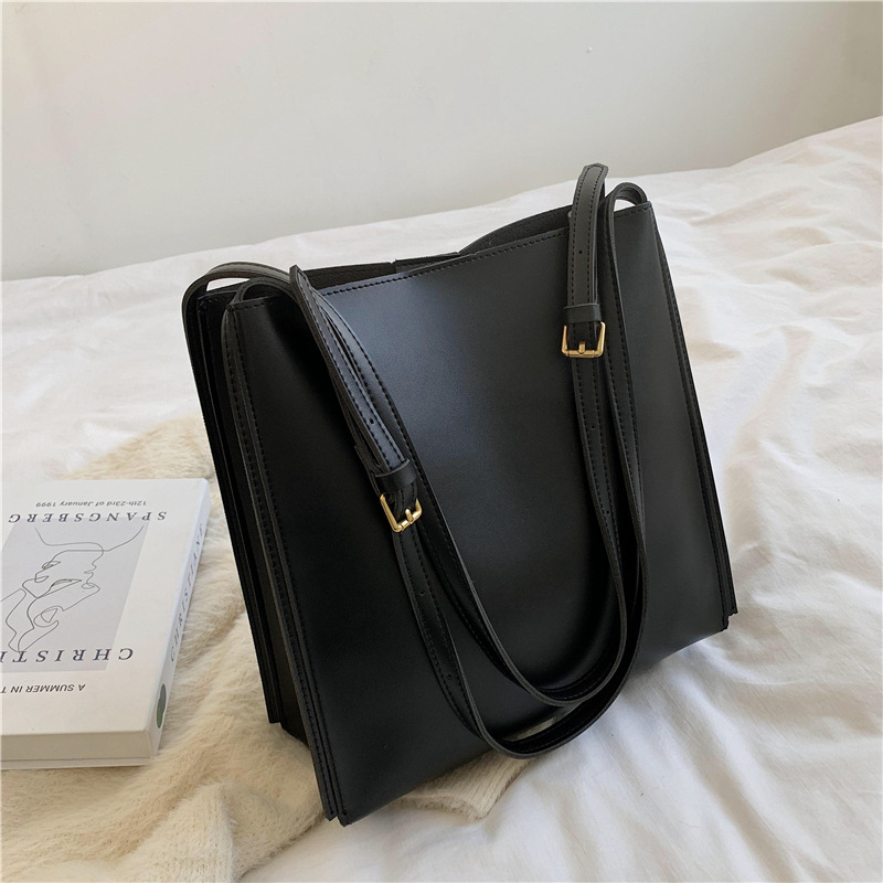 검은색