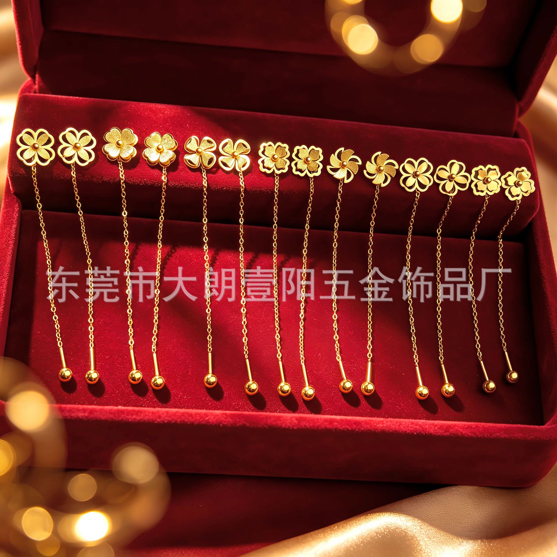 Cross-Border Hot-Selling Trendy Fashion Light Luxury Queen-Style Classic Design Three-Dimensional Frosted Four-Leaf Clover Tassel Earrings for Women