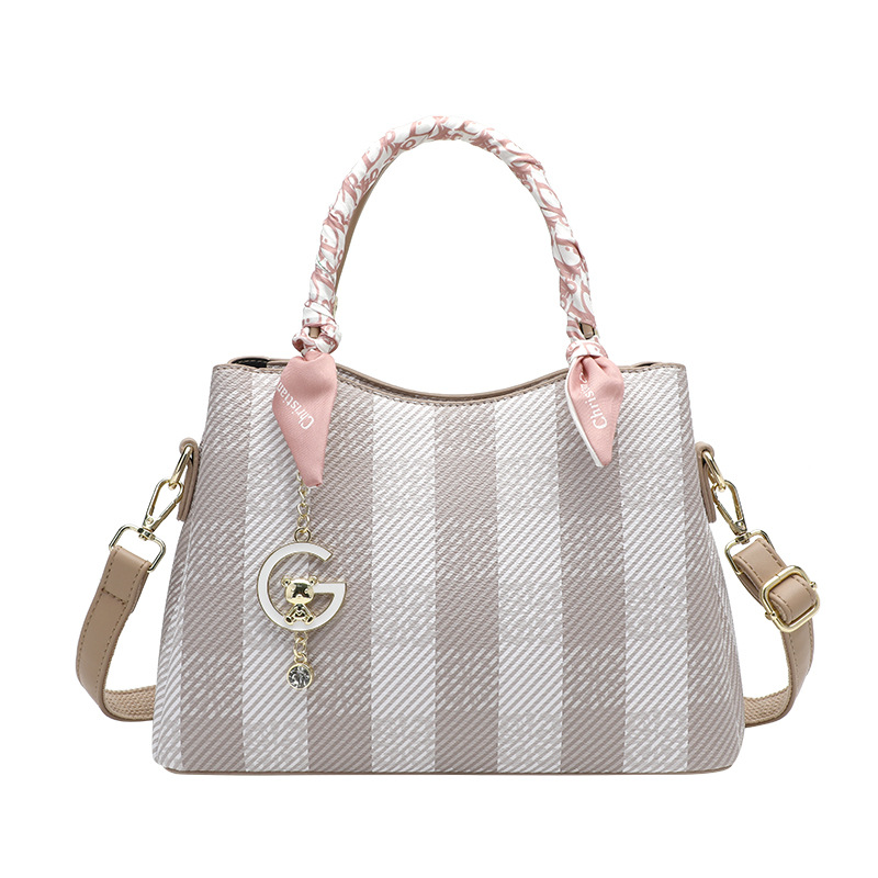 2023 Nuova borsa avanzata di lusso leggera di vendita calda Borsa tote di grande capacità Borsa a tracolla stile versatile Borsa per mamma di mezza età_voghion.com