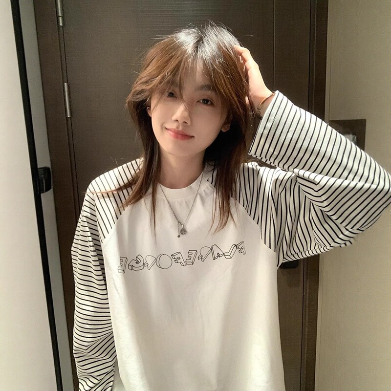 Early Autumn 2025 New Letter Print Splicing Long-Sleeved T-Shirt for Women Loose Slimming Casual Versatile Round Neck Top Trendy Early Autumn 2025 New Letter Print Splicing Long-Sleeved T-Shirt for Women Loose Slimming Casual Versatile Round Neck Top Trendy