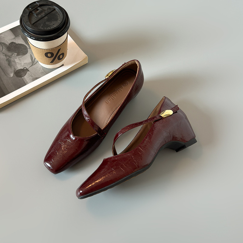Leather version~French retro Mary Jane shoes, new style, single strap, shallow cut, chunky heel, square toe, women's leather shoes Leather version~French retro Mary Jane shoes, new style, single strap, shallow cut, chunky heel, square toe, women's leather shoes
