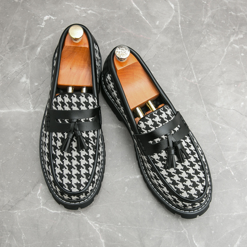 Moda de nuevo tipo de zapatos de cuero de fresa de negocios para hombres, zapatos Lefour de estación europea transfronterizos, zapatos de cuero coreanos de estilo universal.