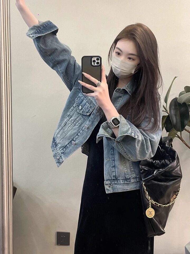 Áo khoác denim ngắn dáng rộng cổ polo cho nữ, dài tay, phong cách giản dị — Áo khoác bò dài tay, Màu nâu (trà nâu), màu xanh chi tiết 21