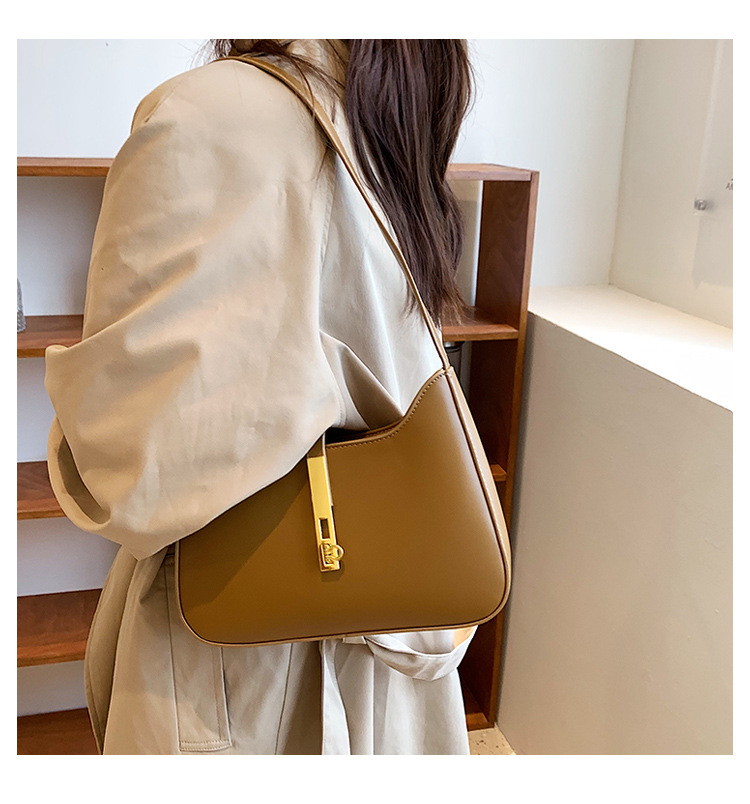 Women's All Seasons Pu Leather Solid Color Streetwear Square Lock Clasp Underarm Bag display picture 2