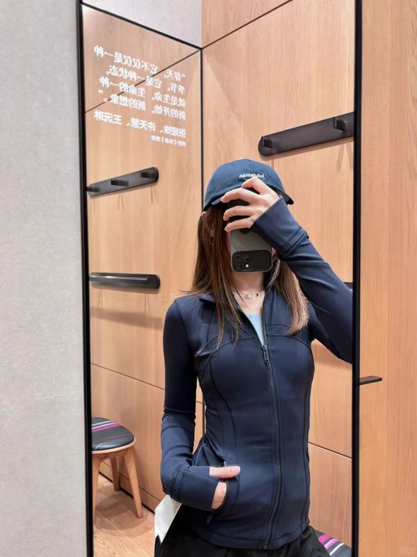 スポーツの女性の金のジッパーのシリーズのヨガの服の女性のジャケットの通気性のスポーツの上着の長袖のフィットネスの服のコート|undefined