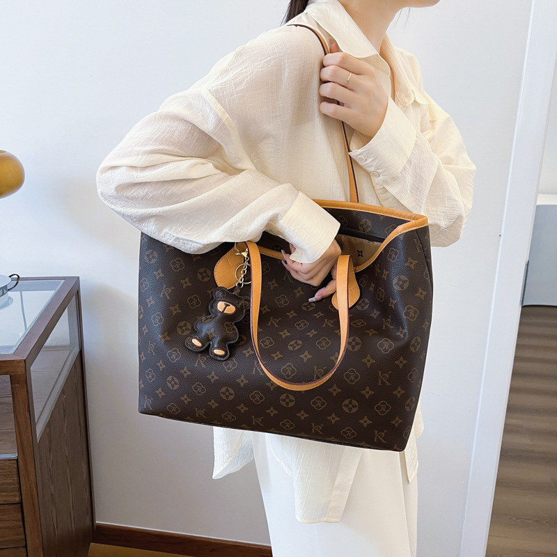 Elegant Ladies Shoulder Bag Large Capacity Versatile Handbag_voghion.com