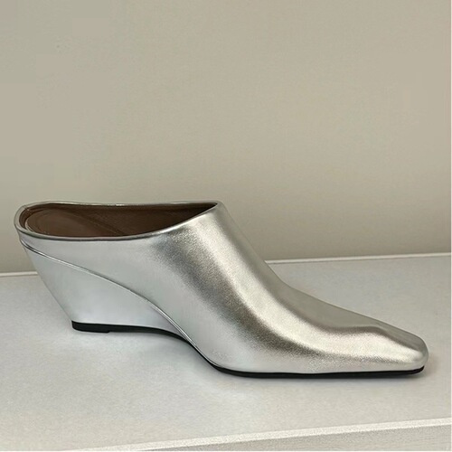 2024 Spring and Summer New Baotou Platform Slippers for Women, European and American Fashion, Half-House Sandals, Unique Design, One-Piece High Heels