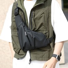 新款男士轻薄贴身三角包简约皮膜质感单肩斜挎包潮酷休闲便携胸包