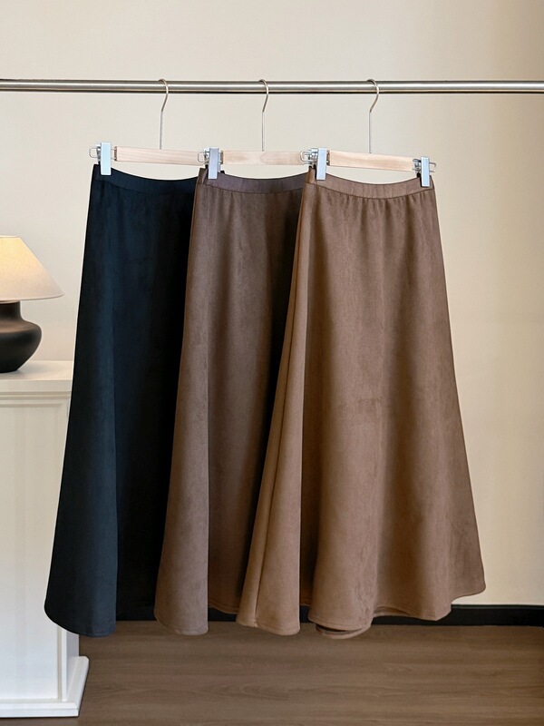 Vintage suede skirt for women, new autumn style, high-waisted, slimming, drapey A-line midi-length, elegant and voluminous umbrella skirt Vintage suede skirt for women, new autumn style, high-waisted, slimming, drapey A-line midi-length, elegant and voluminous umbrella skirt
