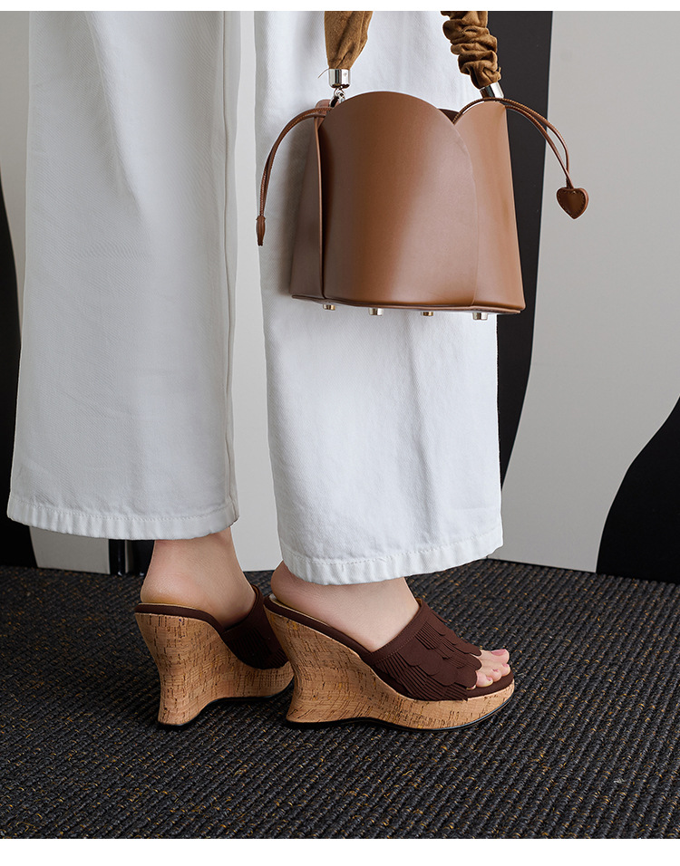Sandal cao gót nữ hở mũi quai ngang đế xuồng 11cm kèm tua rua — màu nâu, màu đen, Ánh sáng Apricot chi tiết 17