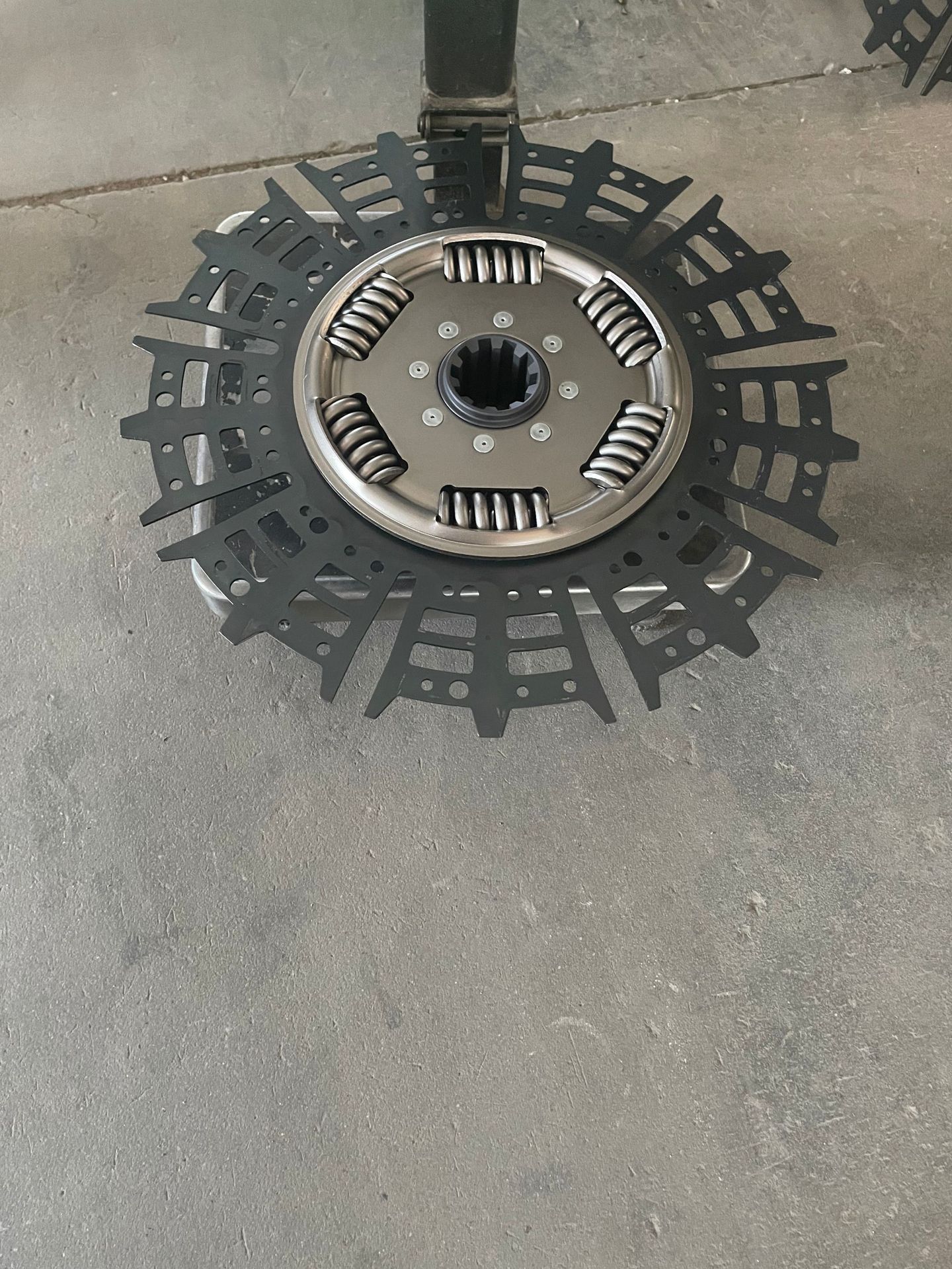 Foreign trade export source factory 450LP pull-type clutch plate for Middle East/Africa tractors and mining dump trucks