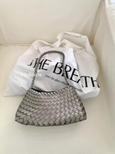 �����Whiterm�nϵ���y��ɫ�ݾ������y������ͨ�ڶȼنμ�Ҹ�°�
