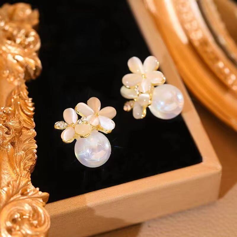 Shining Pearl Earrings, High-End Earrings, Atmospheric Pure White Earrings, Autumn and Winter Simple High-End Small Fresh Women's Earrings
