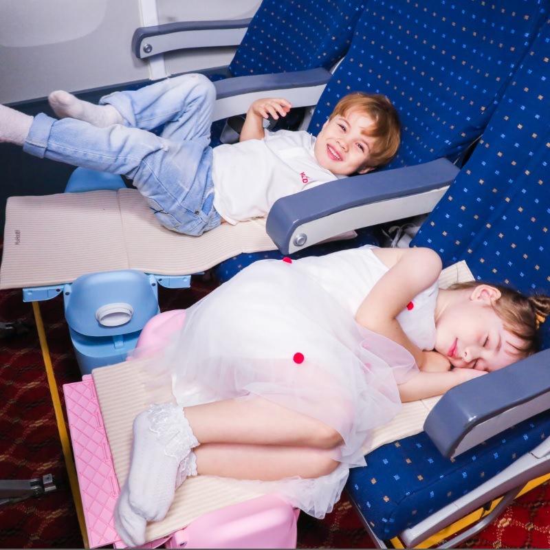 MuuHoo 多機能子供用スーツケースは、座ったり乗ったりして数秒でベッドに変身します。20inch 機内持ち込み用スーツケース子供用旅行用スーツケース