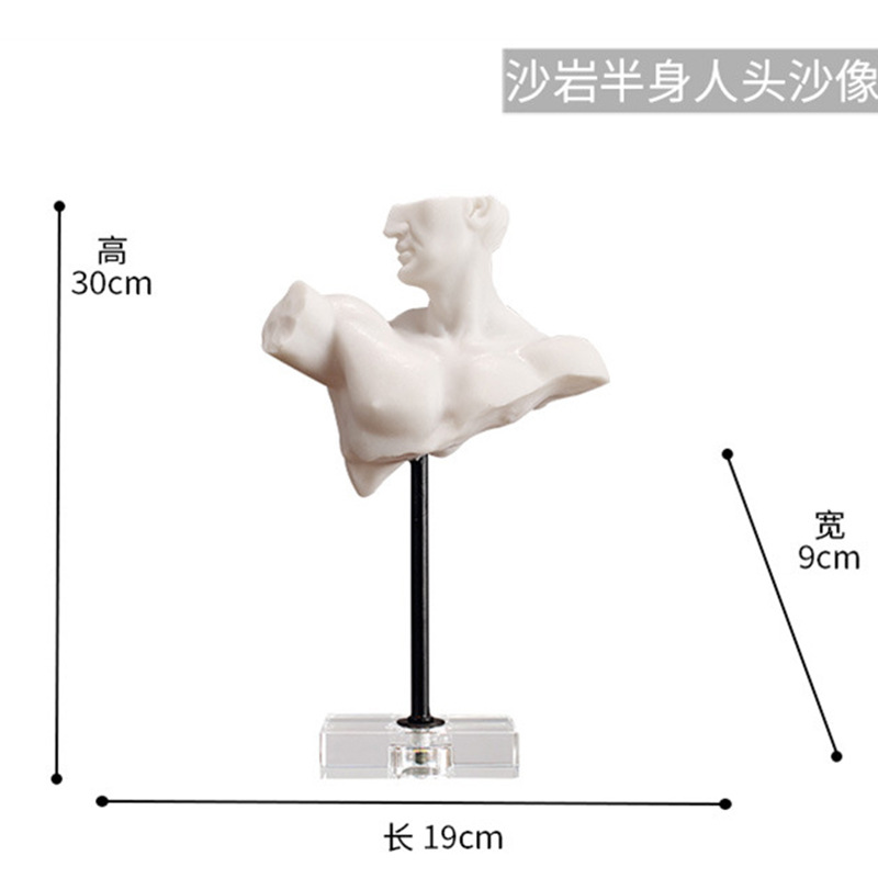 リビングルームの置物は軽くて豪華で高級な雰囲気のお酒棚の装飾品です。