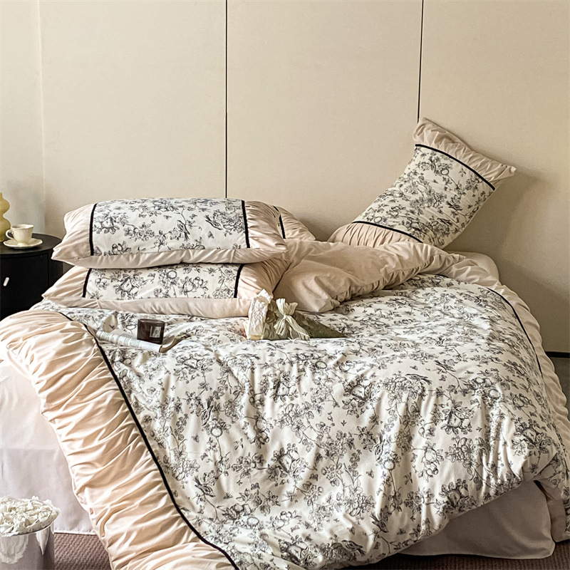 Nordic French Vintage Boho 2026 Fall/Winter New French Retro Printed Ruffled Lace Washed Brushed Four-Piece Set_voghion.com