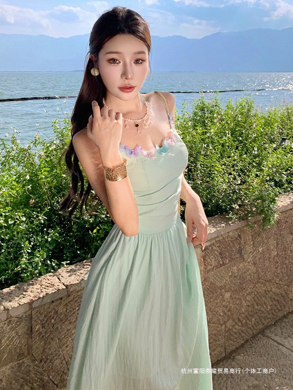 三亚泰国云南版纳海边度假连衣裙显白薄荷绿露背小众约会吊带长裙