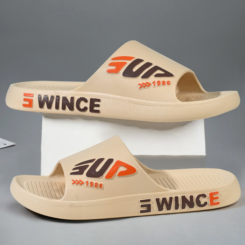 Nuevos materiales de goma blanda para el hogar zapatillas de pareja interior al aire libre moda de verano nuevo calentamento zapatillas de hombre suaves