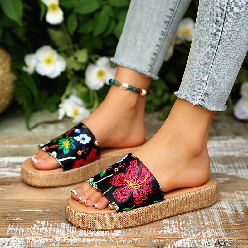 2024 Summer New European and American Foreign Trade Large Size Fish Mouth Fashionable and Comfortable Flat-Soled Slip-On Sandals for Women Ready for Sale