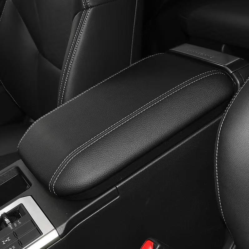 Suitable for 24 Models of Toyota Prado Central Armrest Box Cover, Armrest Box Protective Leather Cover, Armrest Box Cover Set, Special Use