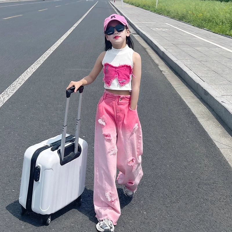 Девушки с прорезью градиентные джинсы Лето 2025 Новый средний ребенок тонкая сетка красная мода свободные брюки с высокой талией