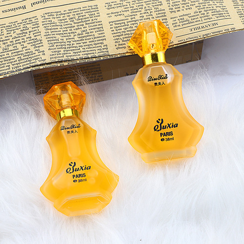 Lady Qiuxia Gui's long-lasting light fragrance internet celebrity niche fresh and elegant floral and fruity fragrance wholesale in Vietnam