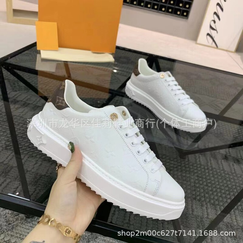 2025 New Casual Sports Versatile White Shoes Couple Sneakers Printed Ornaments Colorfulful Stereo Embossed Thick Soles for Women