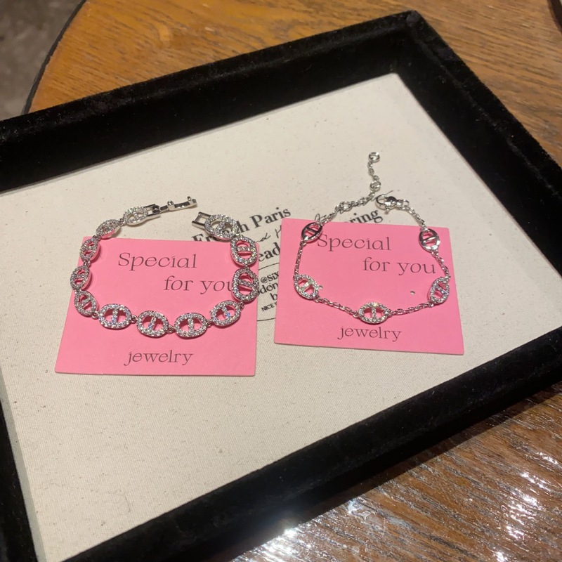 French-Style Pig Nose Full Diamond Bracelet for Women, New Korean Trendy High-End Sweet Jewelry Gift for Best Friend