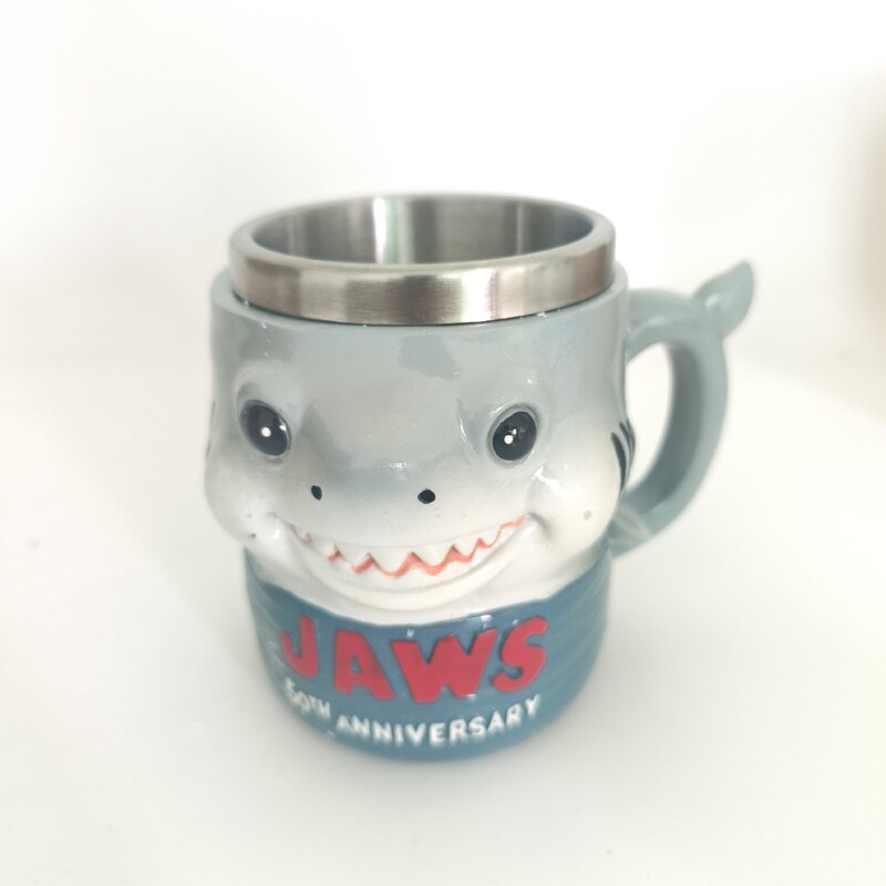 国境を越えた人気商品 ジョーズ50周年記念マグカップ ホホジロザメマグカップ マッスルビールカップ|undefined
