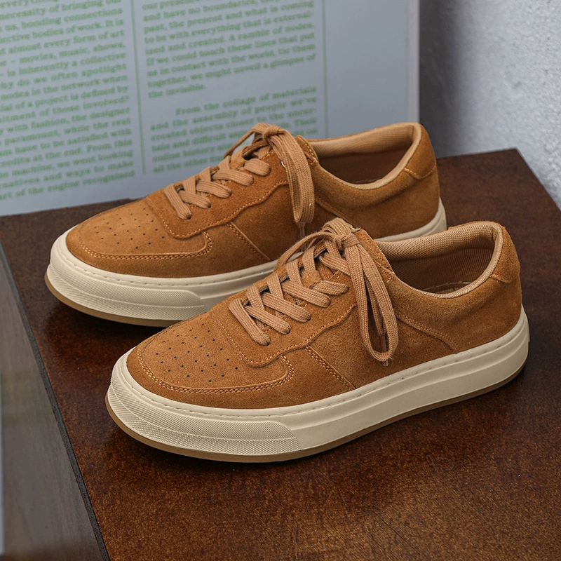 Мужские кроссовки 2025 года, модная новинка, популярный бренд, трендовые, популярные, на толстой подошве, из замши, нишевая модель, универсальные, повседневные.