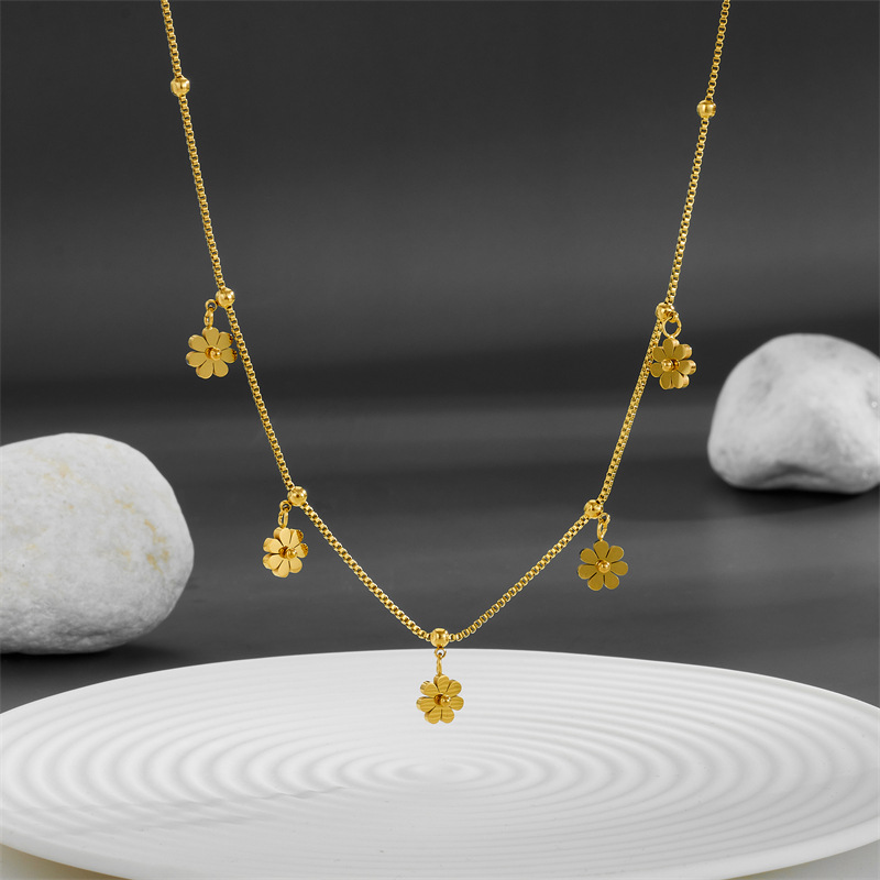 Necklace Image 1