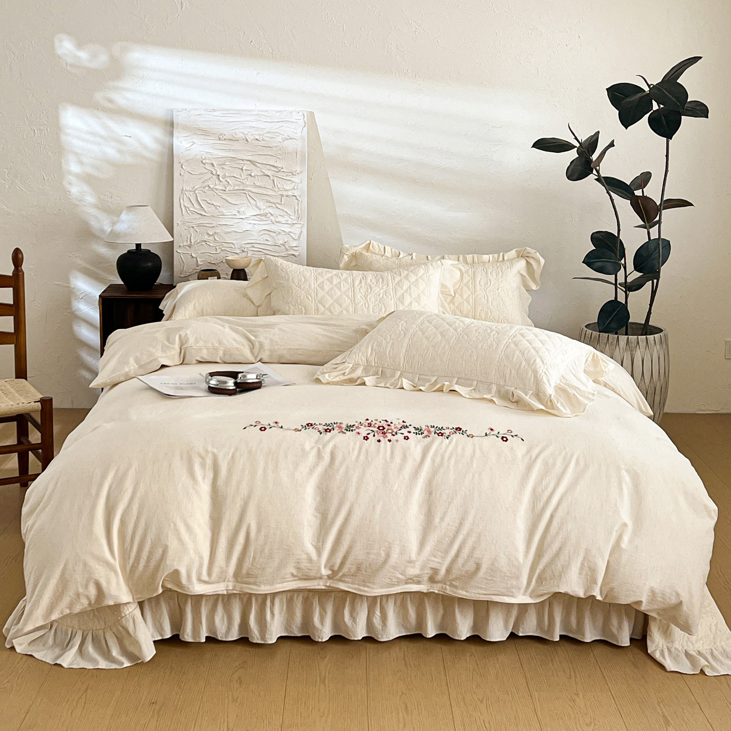 2026 New Full Cotton-Linen Embroidered Bedspread Four-Piece Set, Skin-Friendly, Breathable, Suitable For All Seasons_voghion.com