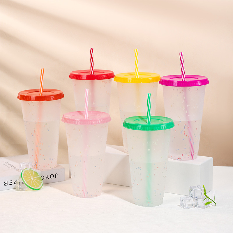 Color creativo que cambia la taza de paja color frío que cambia la taza plástica de los PP grande 700ml gran capacidad que bebe la taza al por mayor de la fábrica