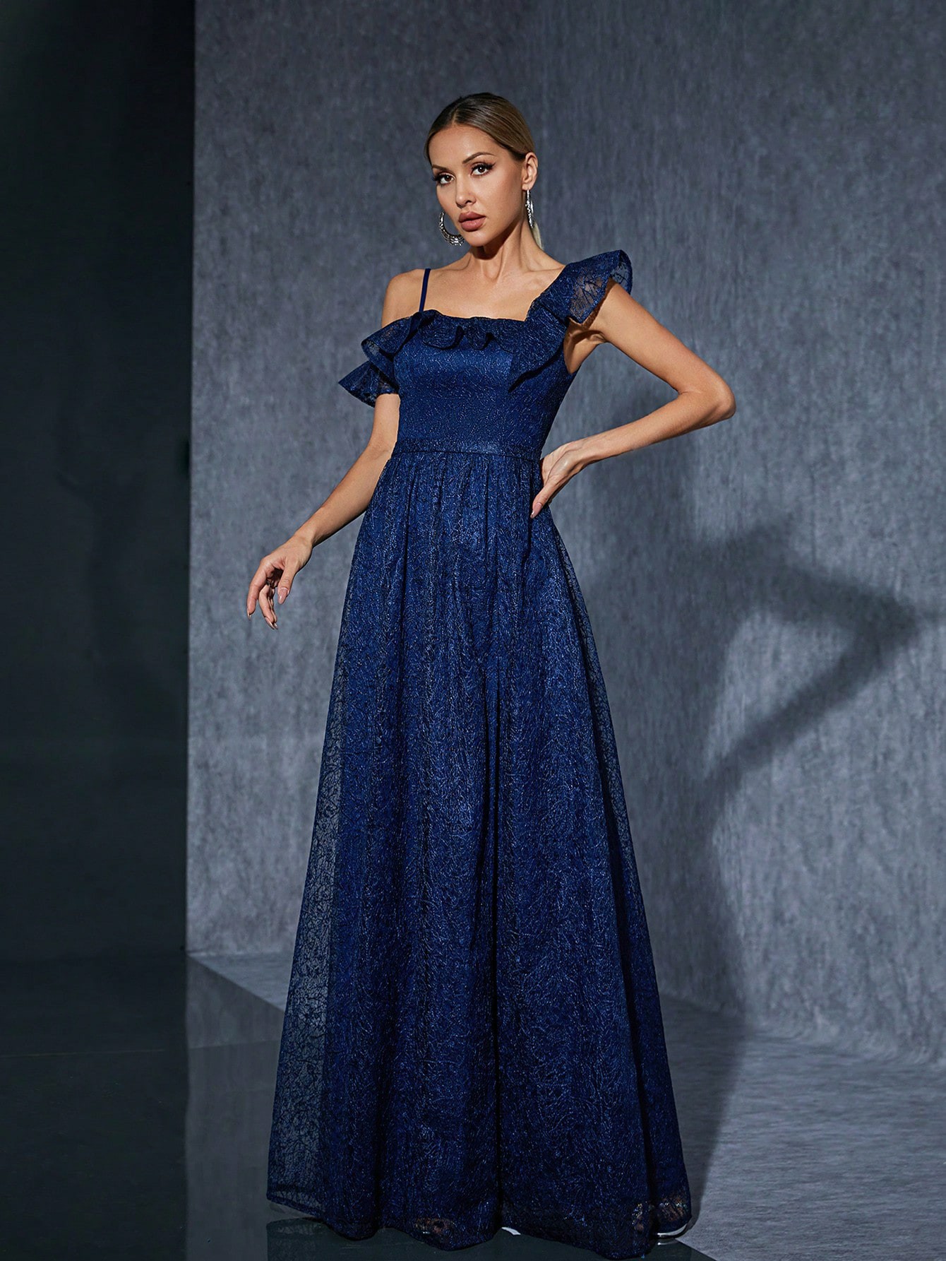 Europa y los EE.UU. cinturón de espalda larga falda de comercio exterior nuevo estilo anfitrión de banquete popular vestido de noche nicho vestido de diseño de bifurcación