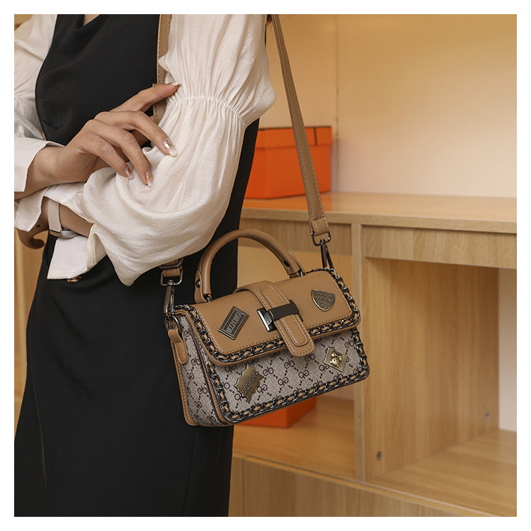 Borsa a tracolla vintage in pelle PU da donna, nuovo distintivo monogramma a contrasto di colore 2025, 2 tracolle regolabili, borsa a tracolla_voghion.com