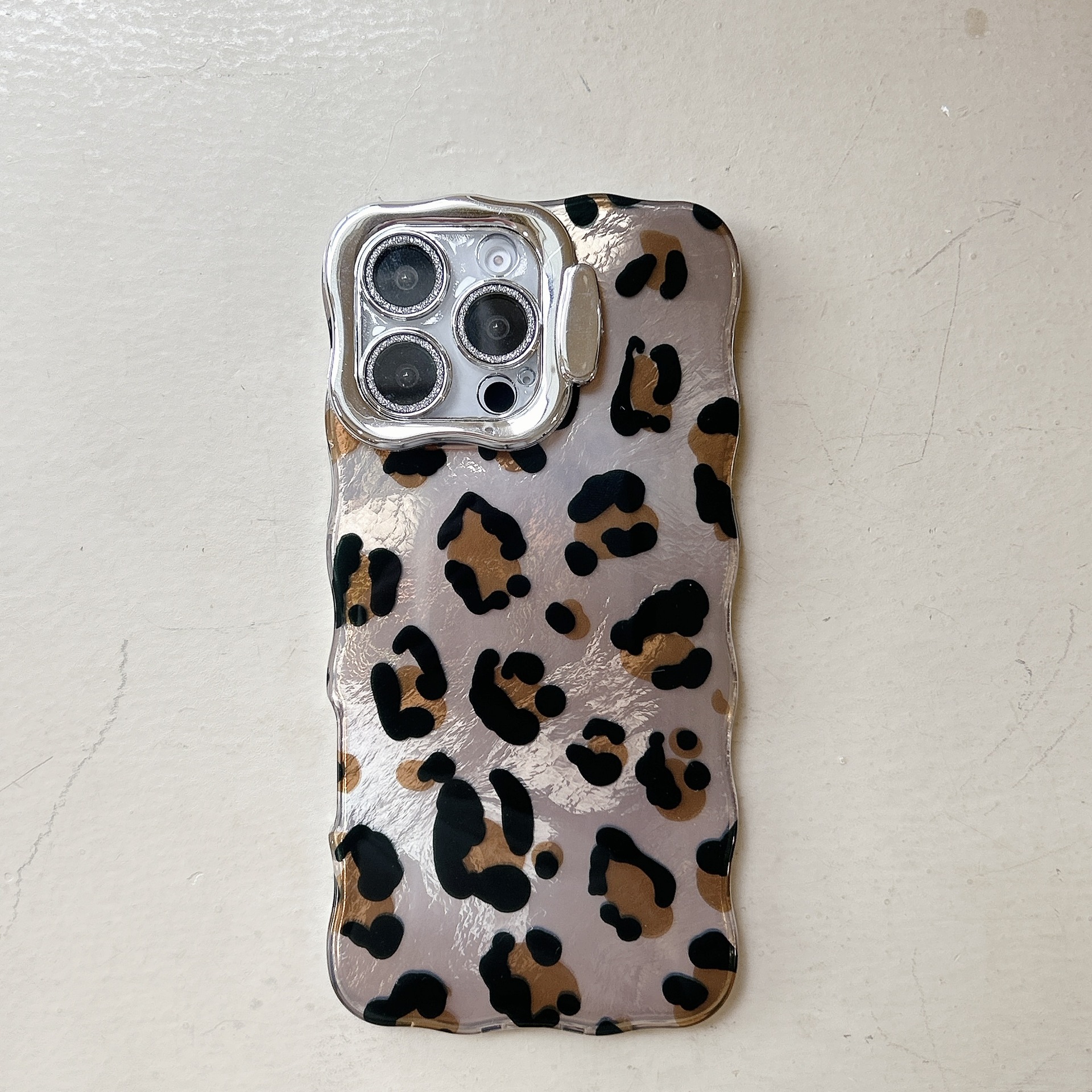 Sensación premium nuevo soporte de lente con estampado de leopardo para Apple 15ProMax funda para teléfono móvil 16Pro pareja 14/13 nuevo