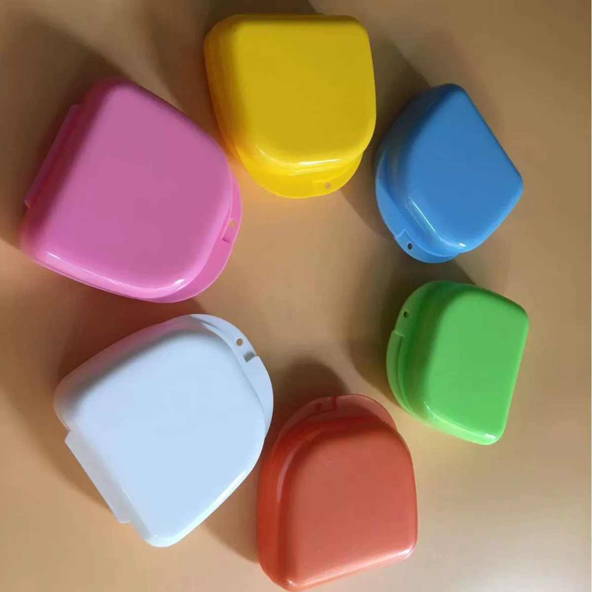 Средство открытый (80*85*28 мм) непористый Малый зуб Коробка зубного протеза коробка зубного протеза молярная коробка фиксатор коробка коррекция коробка