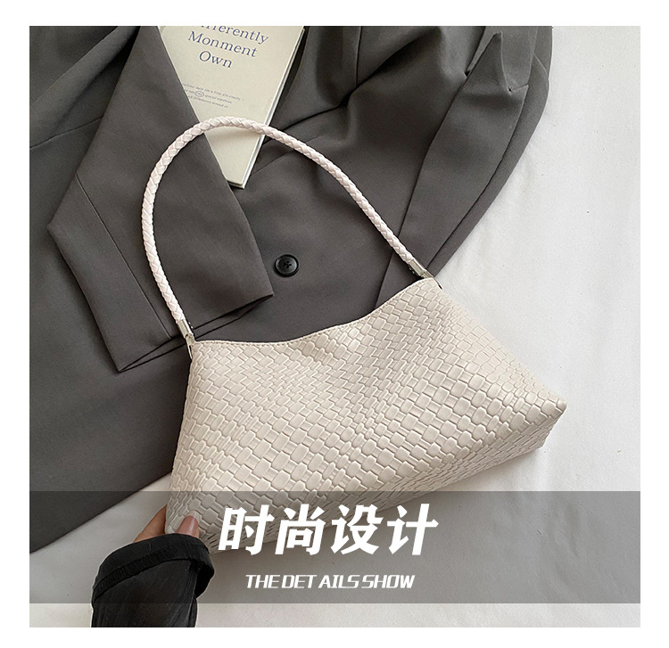 Solid color casual woven pattern large-capacity fashionable 2025 retro new style, elegant underarm bag, single-shoulder hand-carry ladies' bag Application Scenario