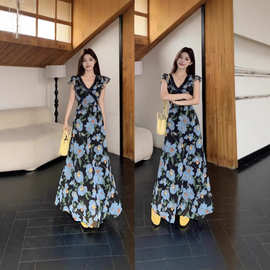 大码女装法式度假风碎花V领荷叶袖蕾丝拼接连衣裙复古A字长裙