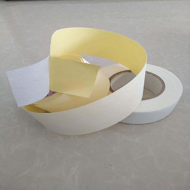 厂家直 接出售无纺布双面胶带，苏州衍腾生产白色黑色无纺布胶