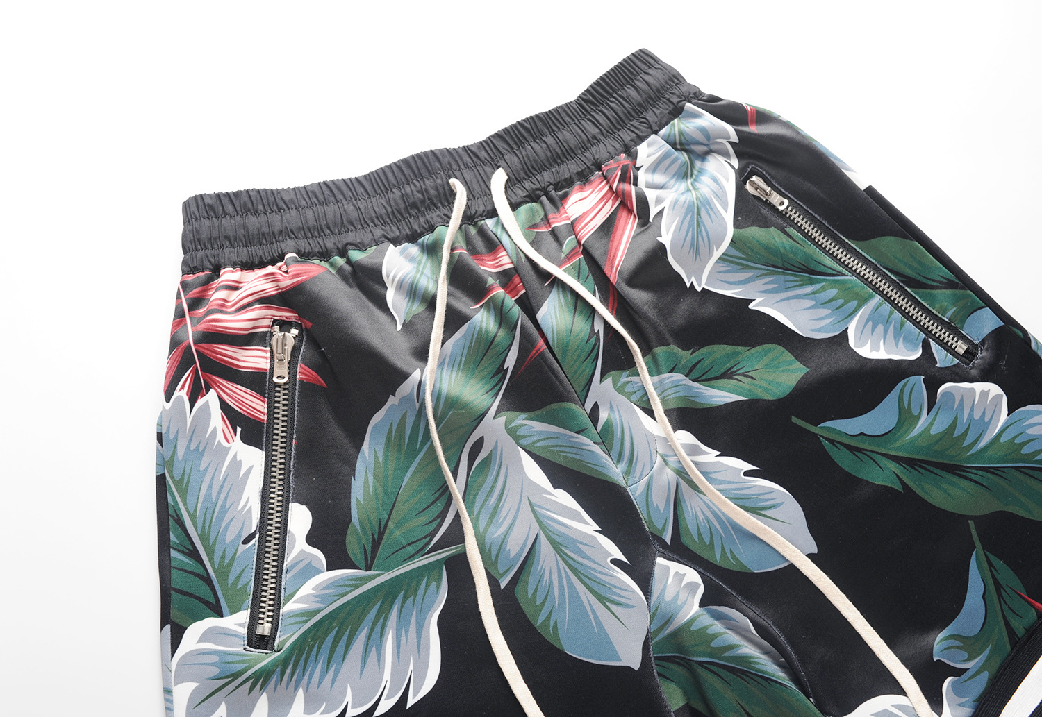 Title 8, Vintage Casual Loose Fitting Floral Leaf Shorts...