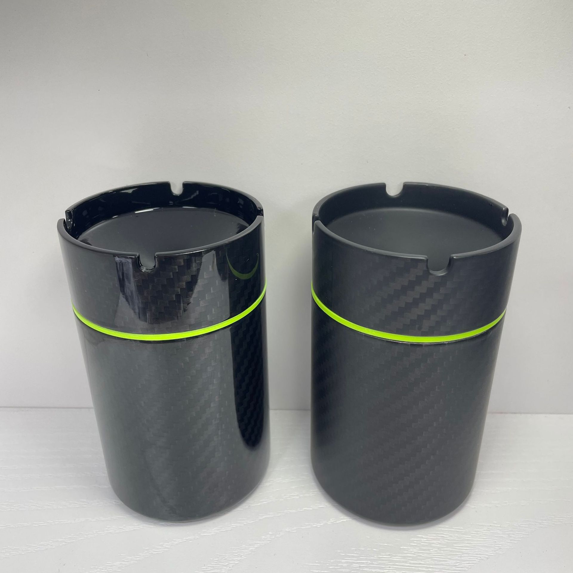 Carbon fiber car ashtray with lid stainless steel car ashtray stainless steel Universal personalized car ashtray