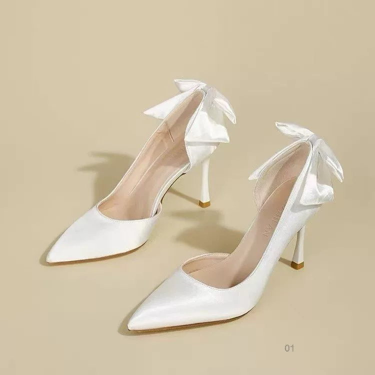 White high-heeled shoes with bow, universal wedding shoes
