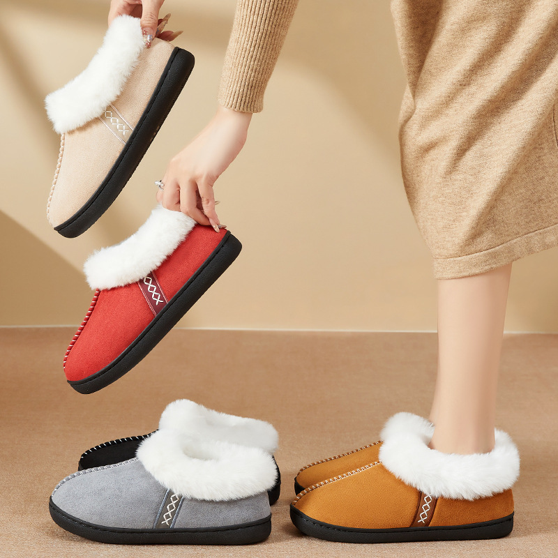 Nuevas botas de algodón, calzado femenino transfronterizo, botas de nieve con forro polar y suela gruesa, botines cortos de moda, botas cálidas de poliuretano y algodón al por mayor.