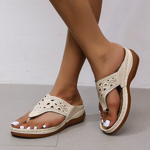 Summer European and American Plus-Size Hollowed-Out Rhinestone Chunky-Heel Flip-Flops for Women – Comfortable & Versatile Toe-Thong Style