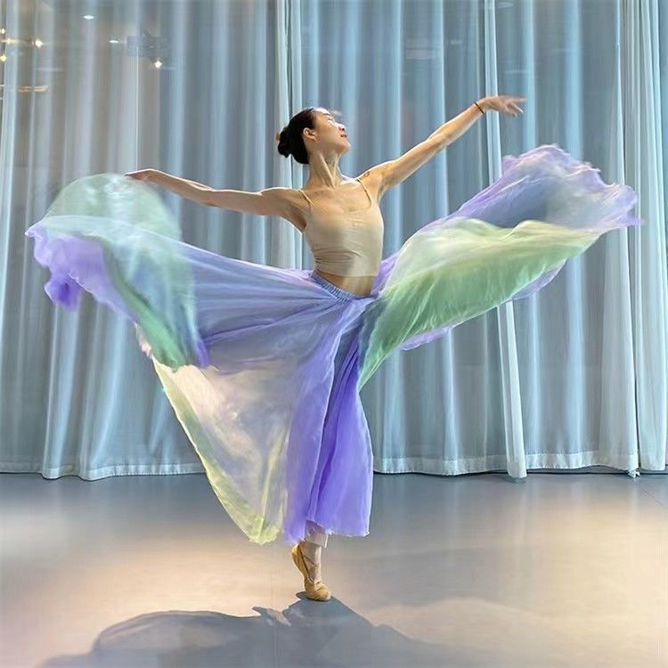 Loose waist, 4 large pieces of golden silk, snow in the inner layer, a split of tender green in the outer layer
