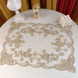 餐垫、餐巾;桌旗;万能盖巾