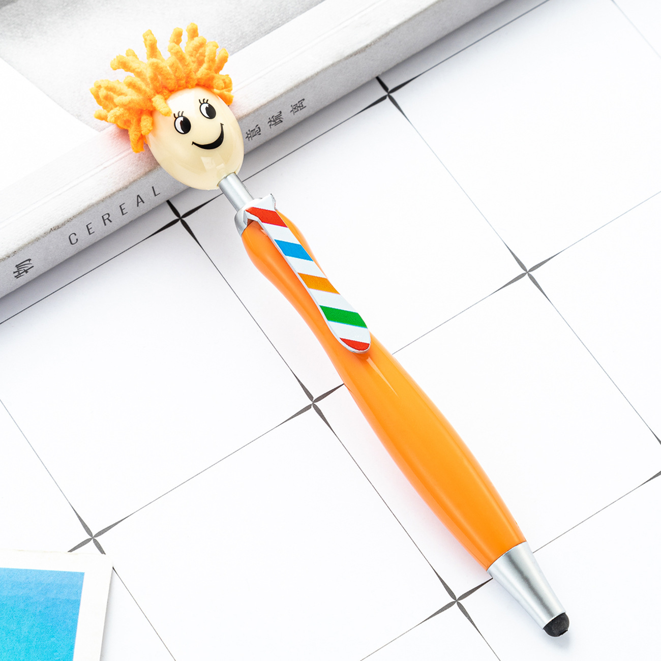 Linda muñeca de peluche cabeza bolígrafo imprimible logotipo tridimensional de dibujos animados Smiley táctil pluma de regalo de Navidad